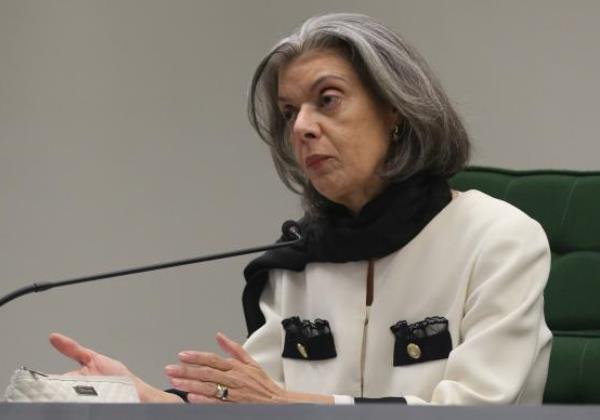 Presidente do TSE pede que eleitores compareçam às urnas no domingo