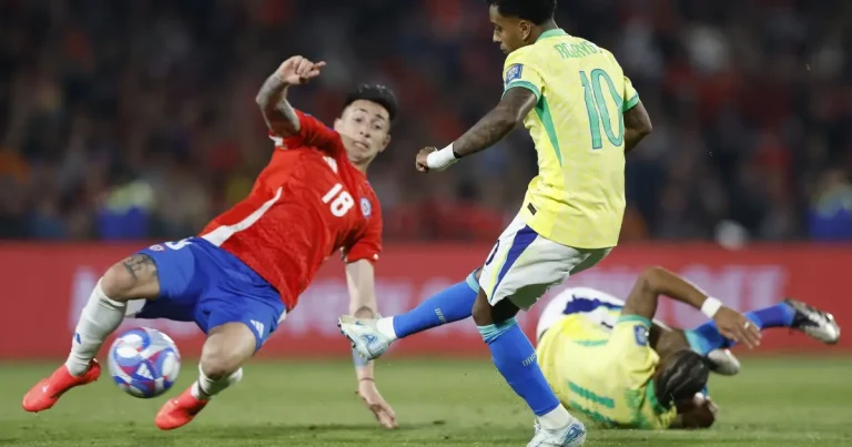 Seleção Brasileira vence o Chile de virada e soma posições nas Eliminatórias
