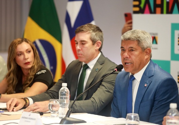 Governador reúne chefes e comandantes das forças de segurança