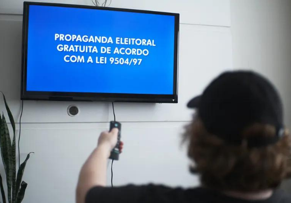 Propaganda eleitoral em rádio e TV termina nesta quinta-feira (3)