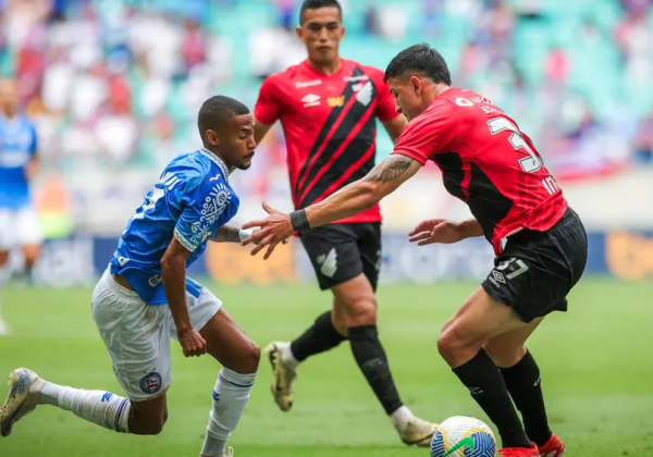 Bahia marca no fim e empata com Athletico-PR, mas continua fora do G7