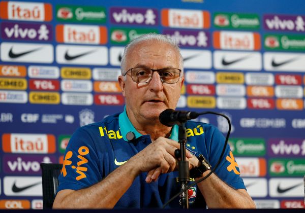 Dorival Jr. muda e confirma escalação do Brasil para enfrentar o Uruguai