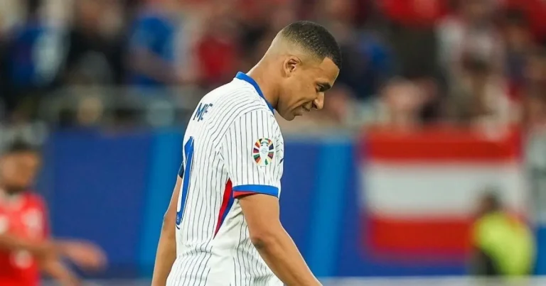 Mbappé fica de fora da convocação da França para a Nations League