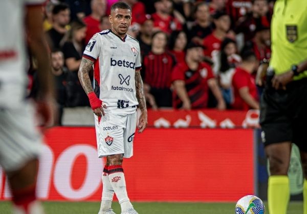 Com retornos e desfalques, Vitória terá mudanças para enfrentar o Corinthians
