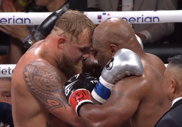 Seis vezes campeão mundial, Myke Tyson perde luta contra Jake Paul em retorno ao boxe