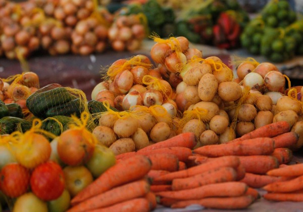 Cesta básica de Salvador vem barateando há quatro meses; outubro tem 0,64% de redução