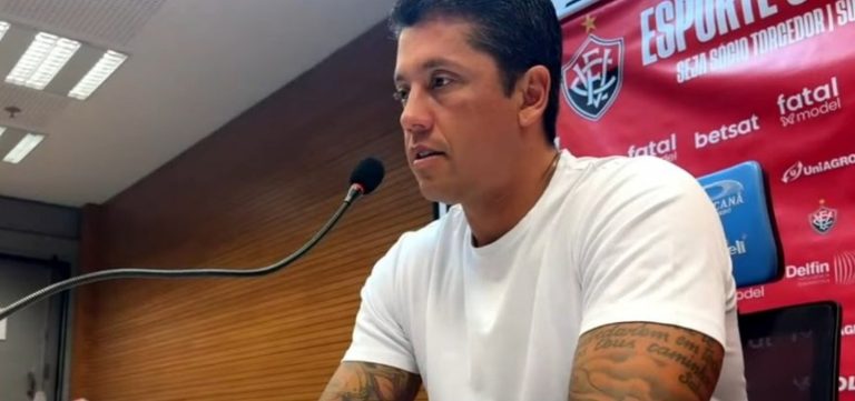“O Vitória vem conquistando respeito”, diz Carpini após empate com o Flamengo