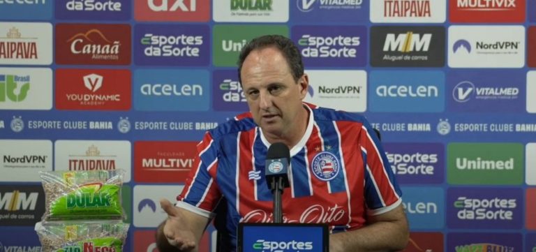 Com camisa retrô do Bahia, Ceni celebra vaga na Libertadores: “Tem seu valor”