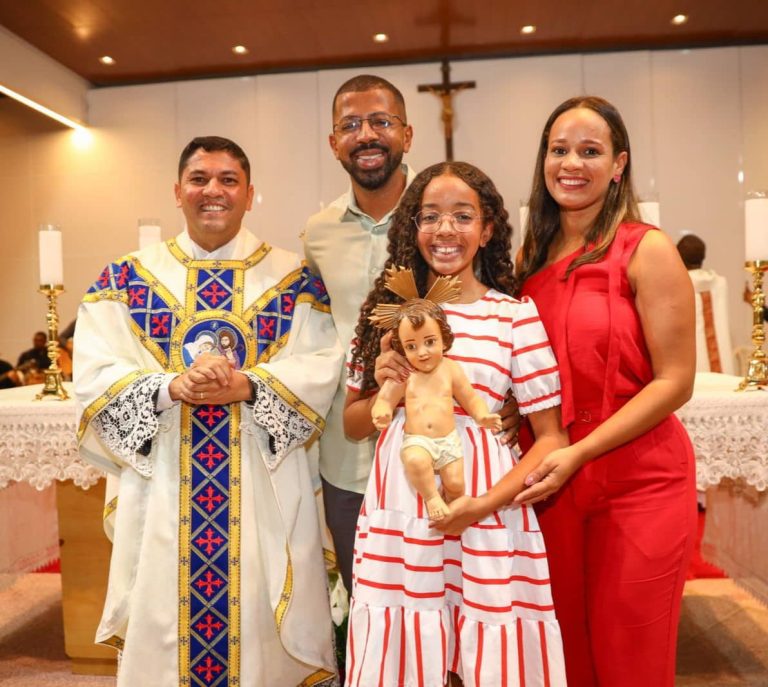 Candeias: Eriton Ramos e família participa de celebração solene de Natal