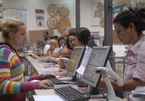 PIB cresce 0,9% no terceiro trimestre e avança 4% em 1 ano, diz IBGE