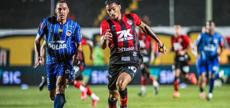 Vitória goleia o Jacobina no Barradão e segue na liderança do Campeonato Baiano