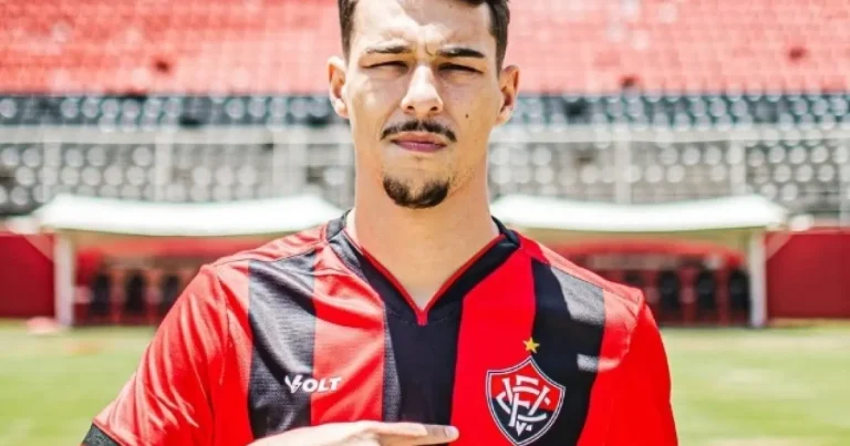 Vitória anuncia contratação de Claudinho, ex-Criciúma