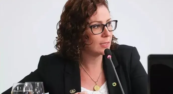 Deputada federal é cassada por criticar Justiça Eleitoral