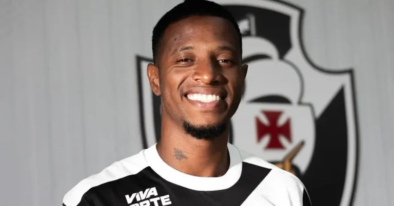Vasco anuncia oficialmente contratação do meia Tchê Tchê, ex-Botafogo