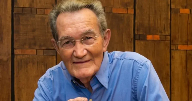 Apresentador Leo Batista é internado em estado grave no Rio aos 92 anos