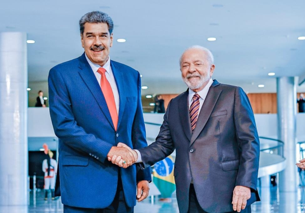 Após ameaças de Maduro contra Porto Rico, senador dos EUA cobra Lula