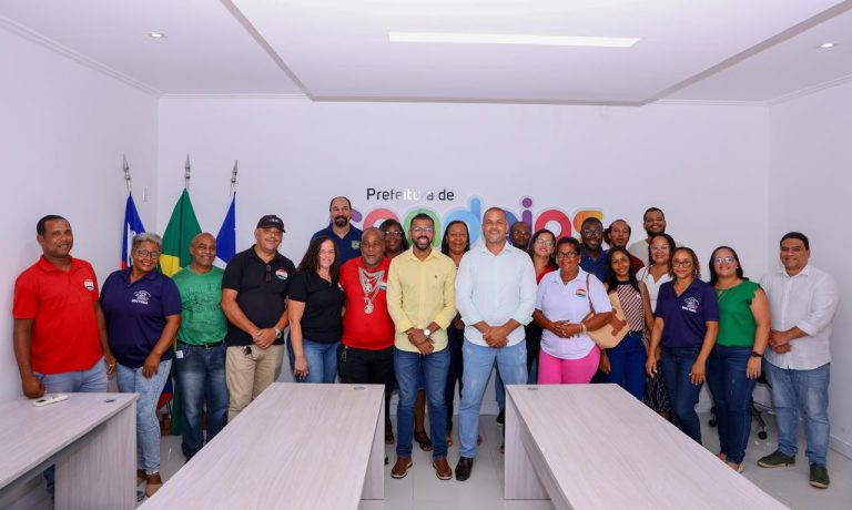 Prefeito Eriton Ramos se reúne com associações e sindicatos e diz que gestão será pautada pelo diálogo