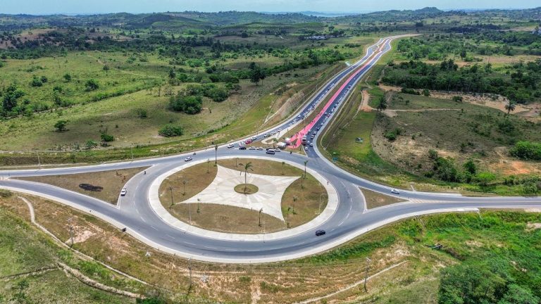 Candeias: Prefeitura cobra agilidade da COELBA para ligação de energia da Avenida João Isidório