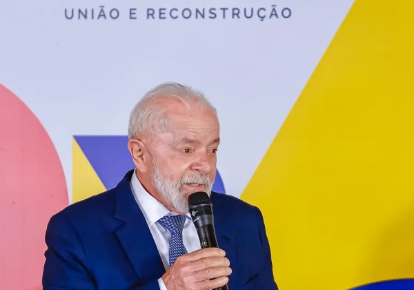 Pedido de impeachment de Lula reúne mais de 100 assinaturas, inclusive da base