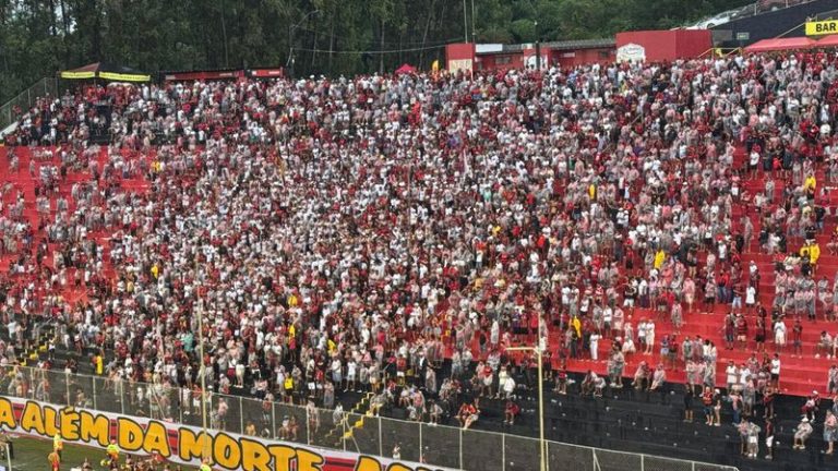 Vitória domina ações, mas tropeça e empata na estreia do Baianão 2025