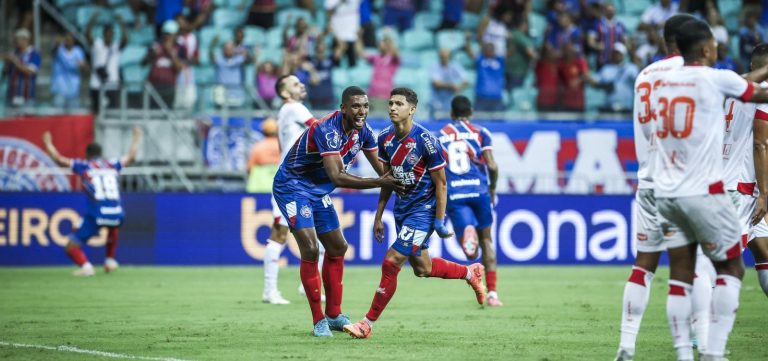 Em ritmo de treino, Bahia goleia o América-RN e se isola na liderança do Grupo A do Nordestão