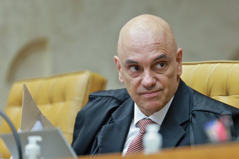 Moraes diz a Cid que identificou juiz do TSE que repassava informações sobre ele para golpistas