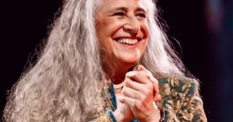 Aos 78 anos, Maria Bethânia completa seis décadas de carreira