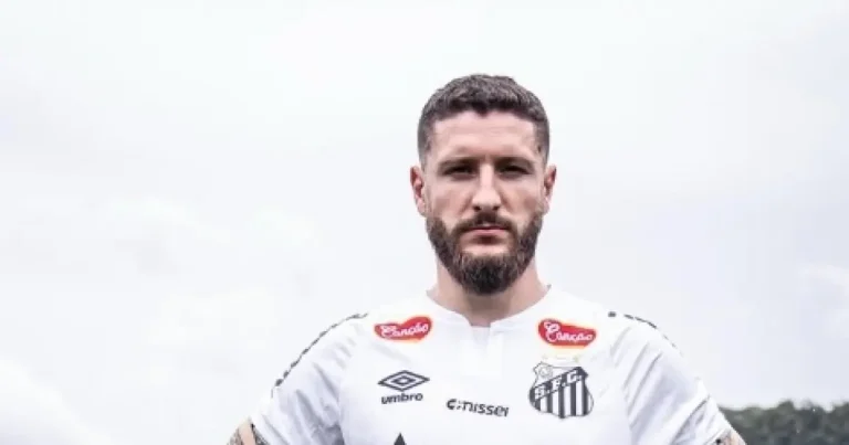 Santos anuncia contratação de volante Zé Rafael, ex-Bahia