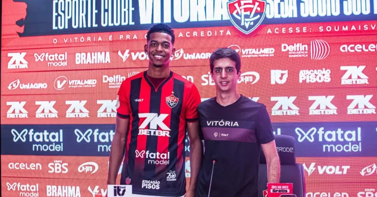 Carlinhos almeja repetir sucesso de Alerrandro no Vitória: “A responsabilidade é boa”