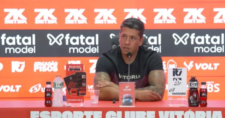 Thiago Carpini destaca número de 16 jogos seguidos sem derrotas: “Trabalhamos para isso”
