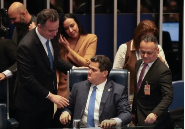 Nova Mesa Diretora do Senado é eleita por aclamação