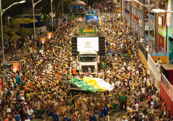 Bloco Afro Muzenza conta sua história na Avenida