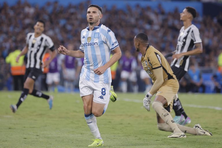 Racing vence o Botafogo de novo e conquista a Recopa Sul-Americana