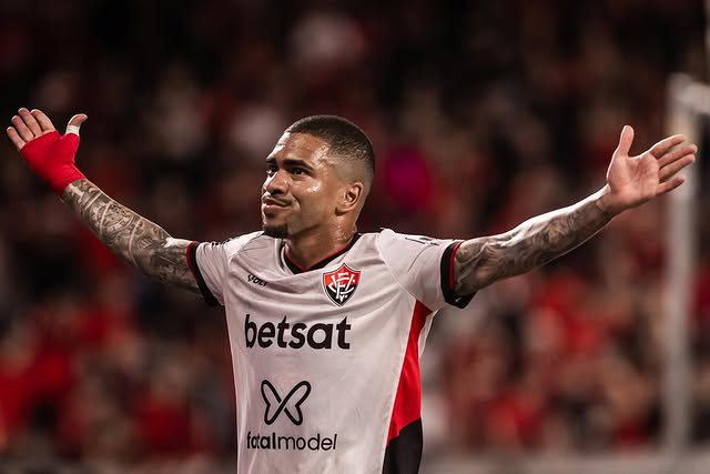 Mesmo com decisão favorável, Vitória não conta mais com Lucas Esteves
