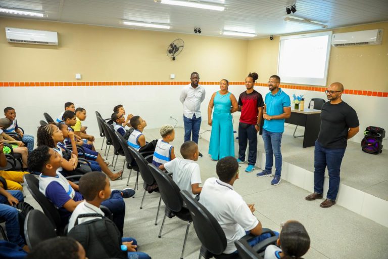 Candeias: Ano letivo de 2025 é iniciado para quase 11 mil estudantes da rede municipal de ensino