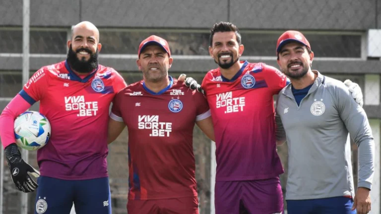 Com dúvida no gol, saiba provável escalação do Bahia para encarar o The Strongest