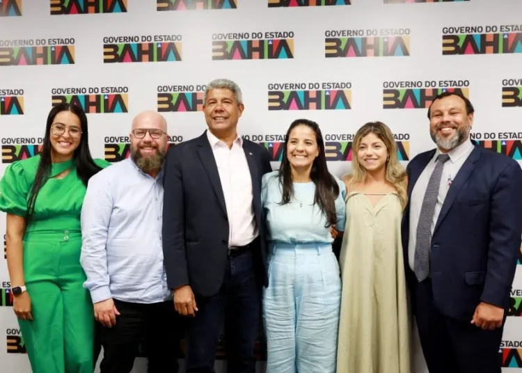 Bahia avança na implementação da Lei do Celular nas escolas estaduais