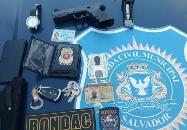 Homem é preso após fingir ser policial e portar réplica de arma de fogo