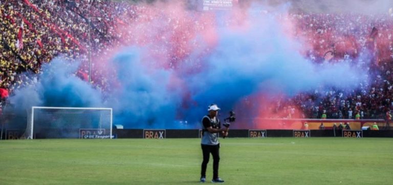 Vitória anuncia rescisão com empresa responsável por fumaça no Barradão