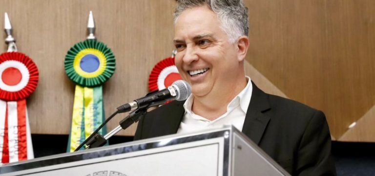 Álvaro Damião assume prefeitura de Belo Horizonte após morte de Fuad Noman