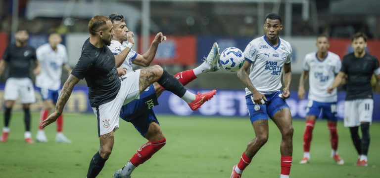 Com um jogador a menos, Bahia cede o empate ao Corinthians na estreia do Brasileirão