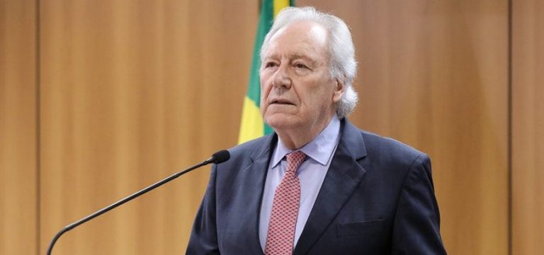 Lewandowski propõe aumento de 50% na pena por roubo de celular