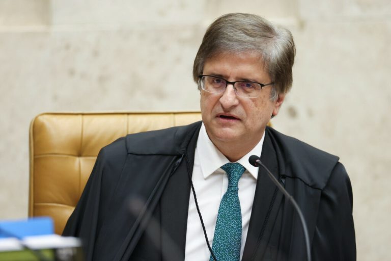 PGR defende presença de Dino e Zanin no julgamento da denúncia de Bolsonaro