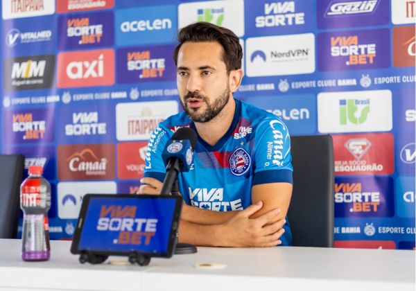 ‘Obrigação de vencer’, diz Everton Ribeiro sobre jogos contra Boston River e Vitória