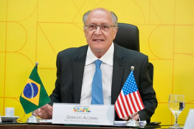 Brasil quer incluir açúcar em negociação comercial com os EUA após ameaça de tarifaço