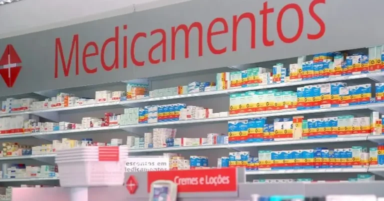 Conselho de Farmácia autoriza farmacêuticos a prescreverem remédios e levanta polêmica entre médicos