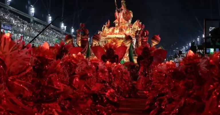 Em despedida de Neguinho, Beija-Flor vence 15° carnaval do Rio de Janeiro
