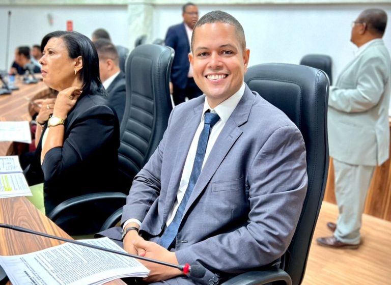 Vereador Diego Maia propõe ampliação do Espaço Querer Bem e inclusão de auxiliares nas escolas para crianças com autismo