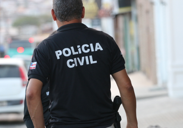 Polícia Civil prende homem envolvido em diversos roubos de celulares na Pituba
