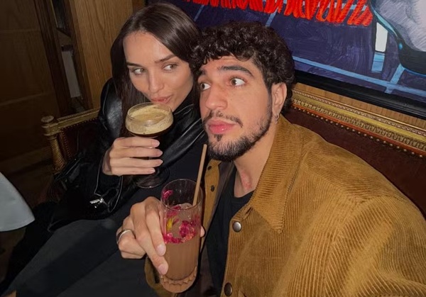 Rafa Kalimann e Nattan desfrutam de jantar em Paris